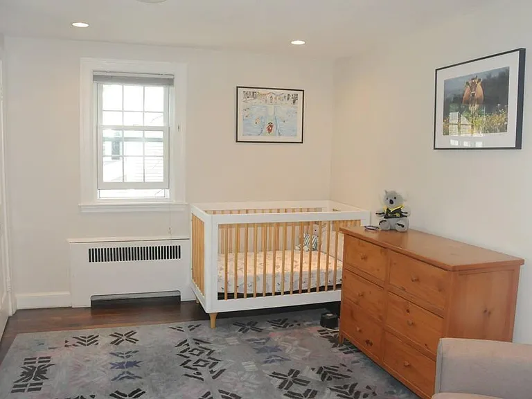 106 Upland Ave — Photo 23