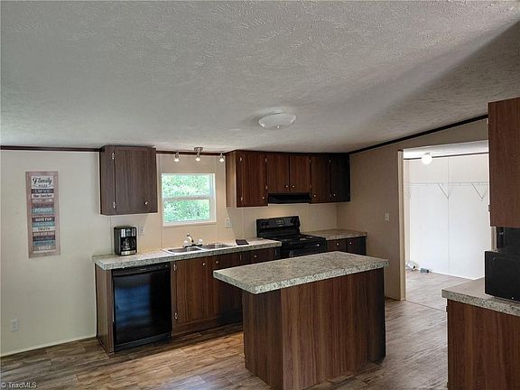5th image of 127 Ring Place Rd