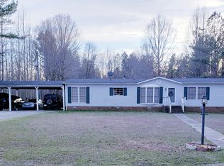 817 Poplar Lawn Rd, Blackstone, VA 23824