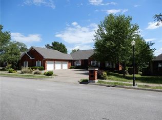 18 W Bluff Ln, Holiday Island, AR 72631