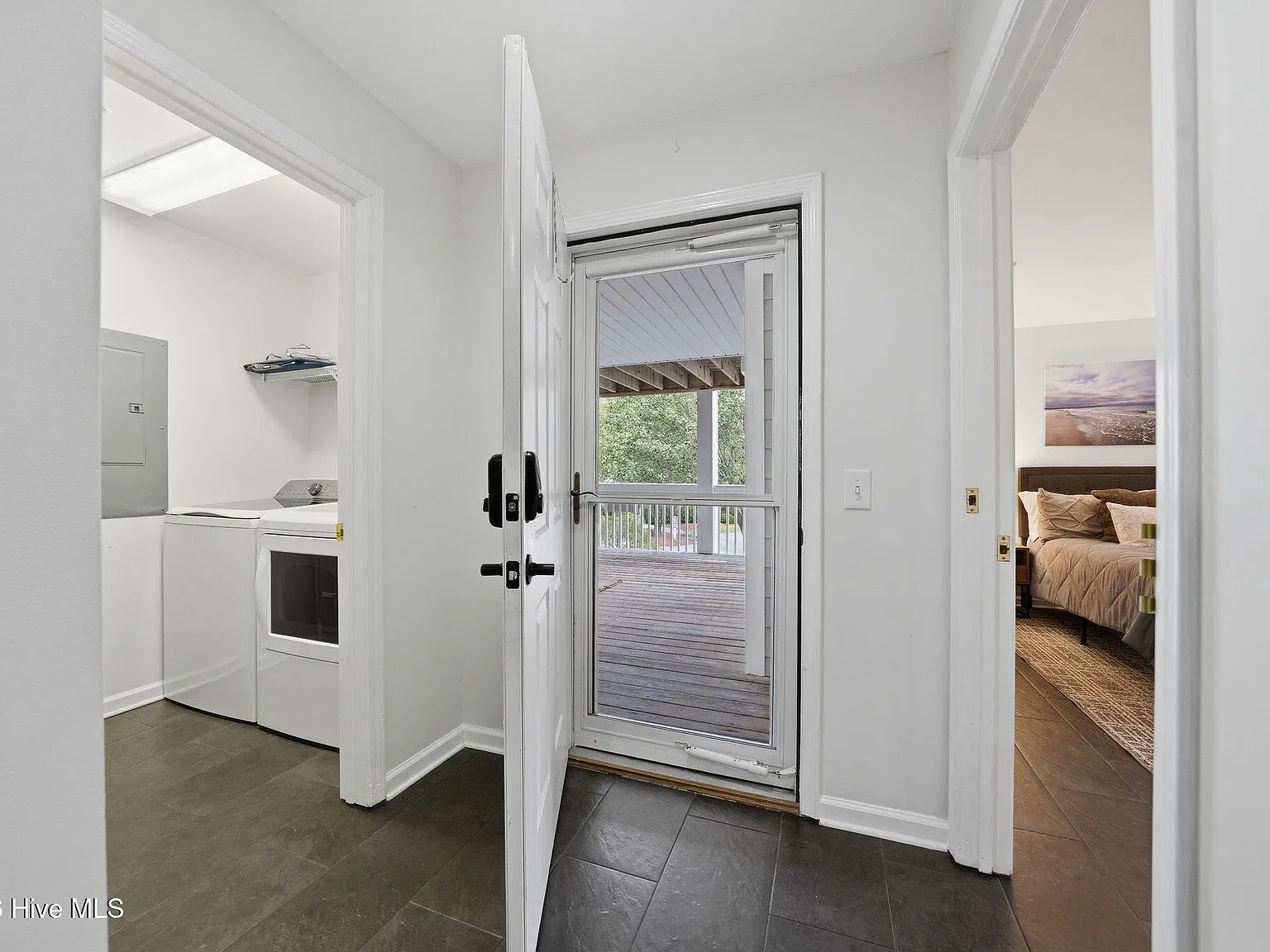 2 bed, 2.0 bath, 1180 sqft, $2,000 — Photo 4