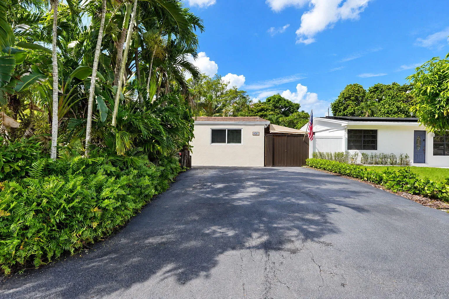 2 bed, 1.0 bath, 400 sqft, $2,100 — Photo 3