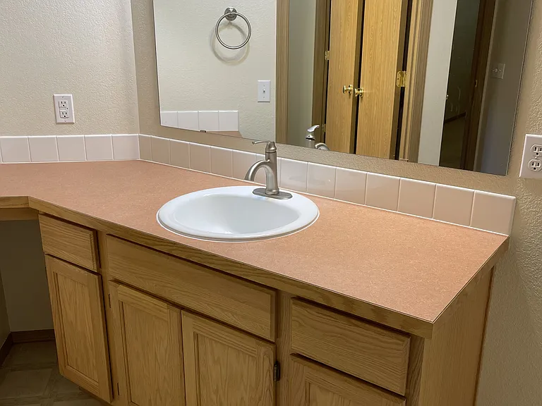 1544 Derby Ln SE — Photo 21