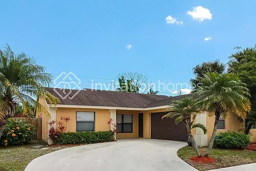 5646 Lincoln Cir E Photo 1