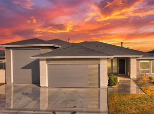 4148 E Copper Point Dr, Meridian, ID 83642