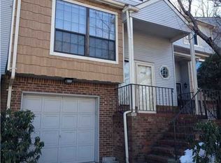 4402 Stonehedge Rd, Edison, NJ 08820