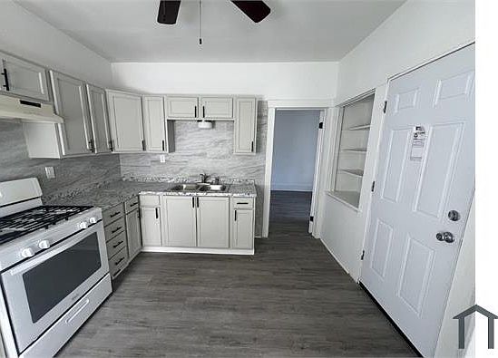 2nd image of 3284 N 30th St
