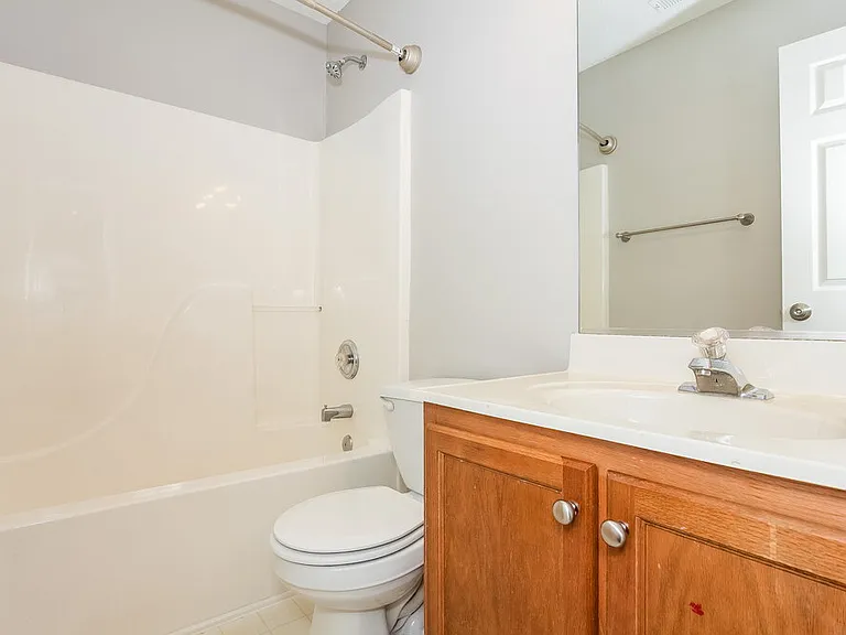 715 Almora Dr — Photo 10