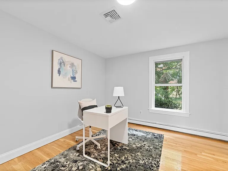 73 Arlington St — Photo 11