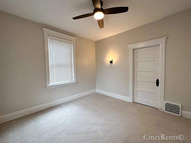 2552 Erie Ave #1 — Photo 14