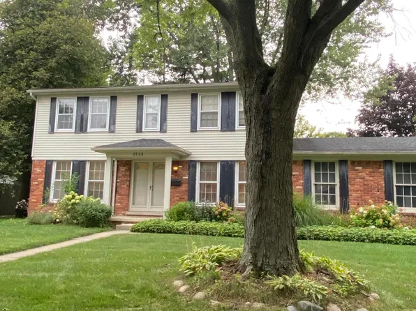 2539 Kingston Dr, Troy, MI 48084