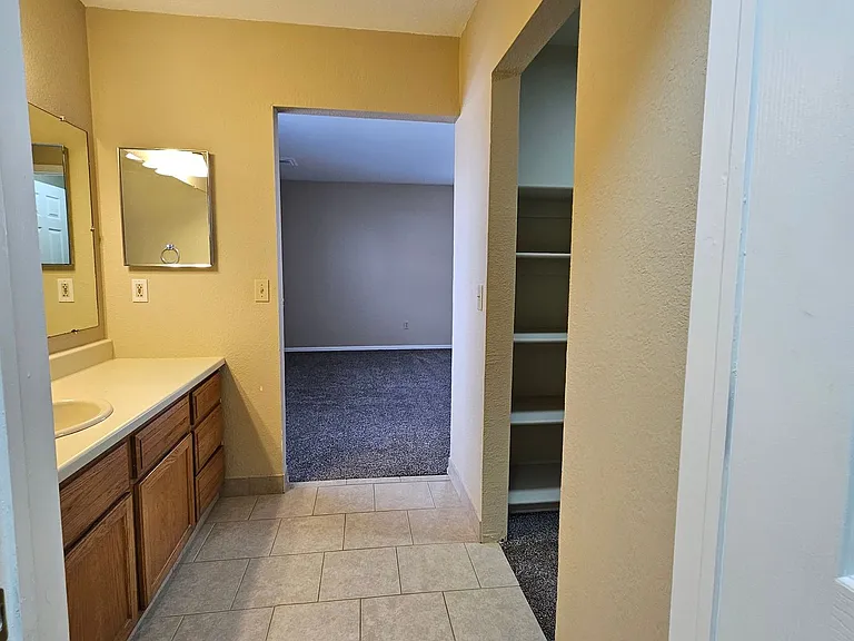 460 S Fenton St — Photo 30