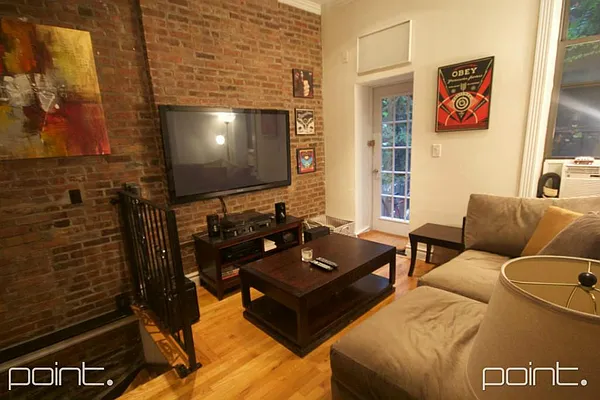 Rented by Point NYC | media 17