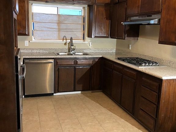 2nd image of 1390 Tamarack Ave