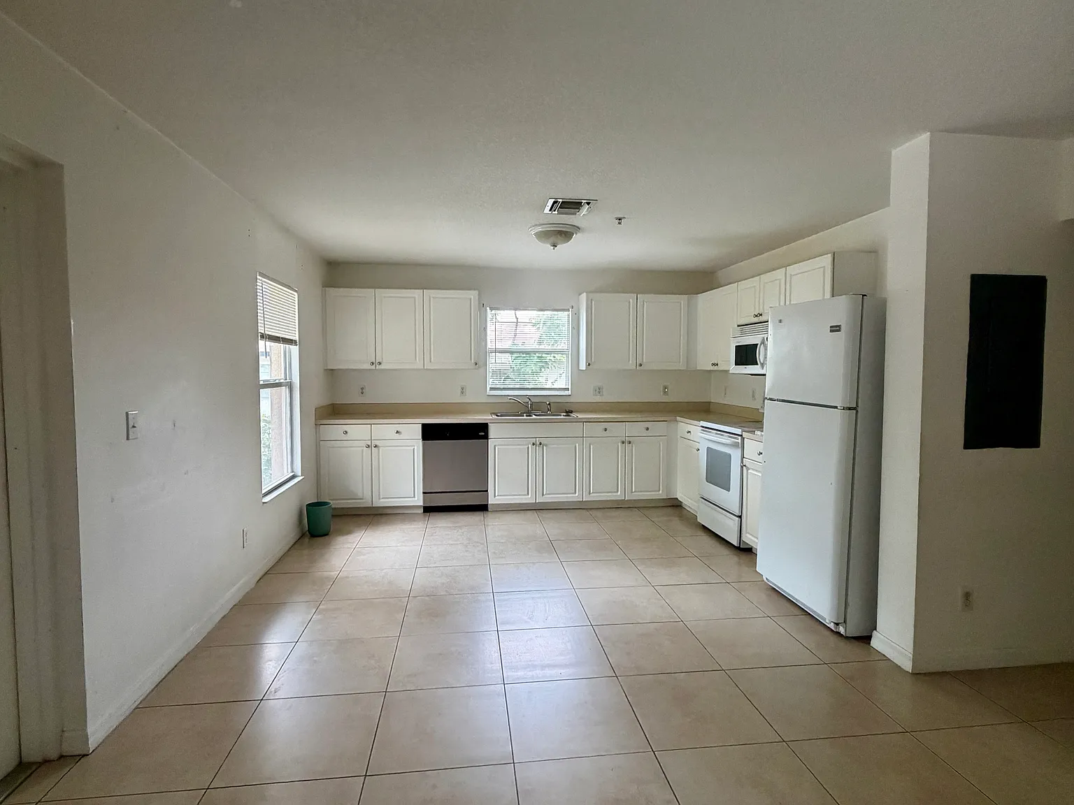 1836 41st Ave — Photo 3