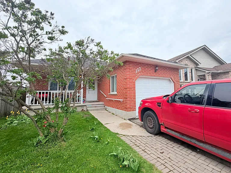 152 Oldham St — Photo 1