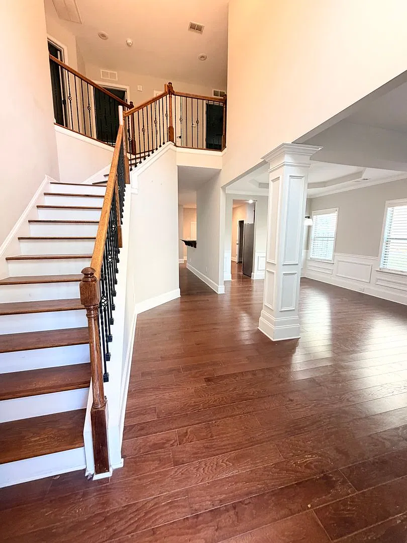 Beautiful 4-Bedroom Home in Desirable Grove Hill! — Photo 2