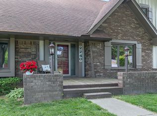 2240 Tanglewood Dr, Toledo, OH 43614