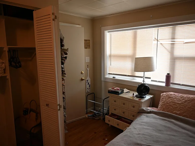 851 20th St #2 — Photo 3