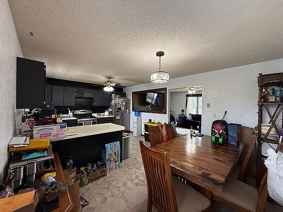 5th image of 1003 W Lincoln Ave