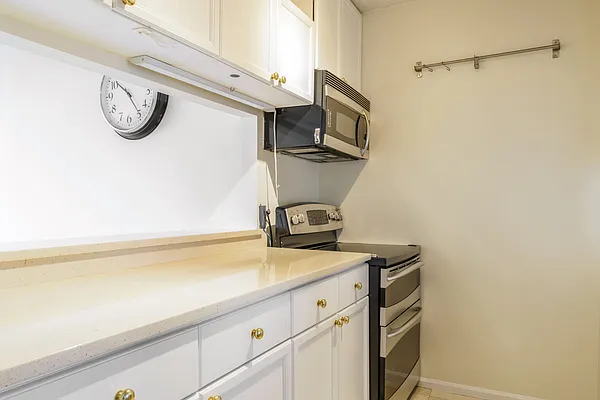 Sold by Modern Spaces | media 5