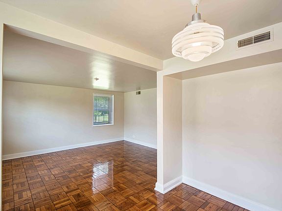5th image of 3603 Glengyle Ave #M5