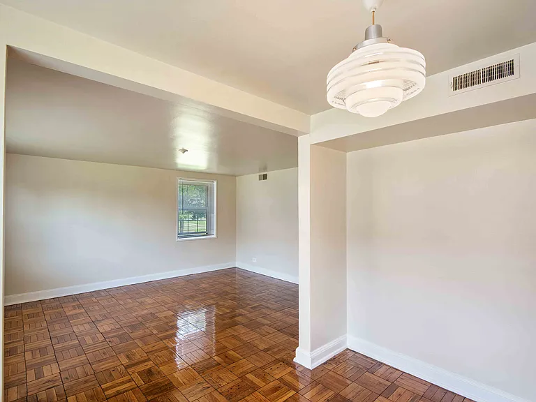 Samester Apartments — Photo 12