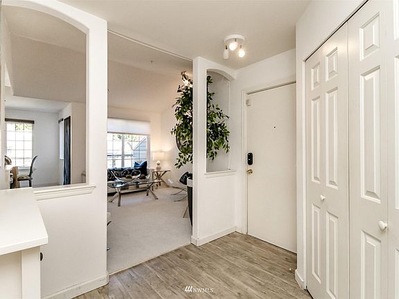 4th image of 18505 SE Newport Way Unit C215