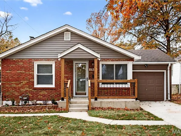 1951 Driftway Dr, Saint Louis, MO 63114