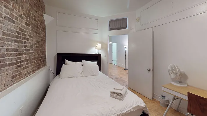 Rented by Flatiron Real Estate Advisors LLC | media 18