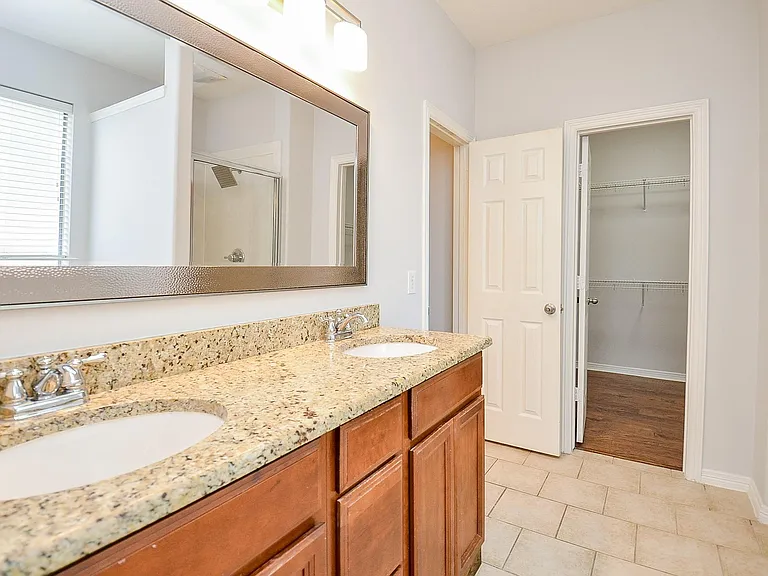 3911 Fallsbrook Ct — Photo 13