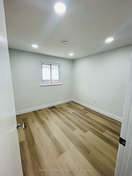 Toronto House for rent - 3 Bedrooms — photo 16