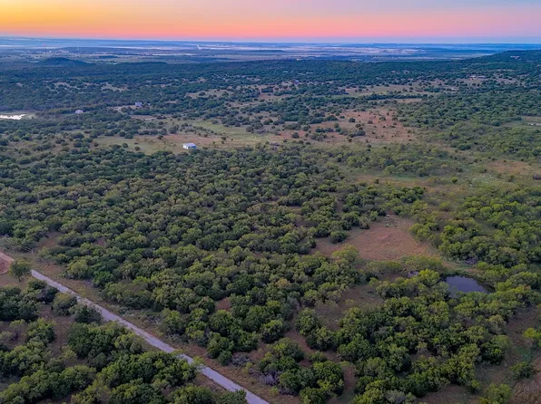 120 Mountain Dr, Graford, TX 76449