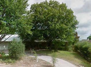 305 E Granite St, Llano, TX 78643