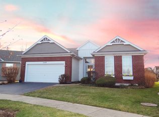 708 Ponds Ct, Oswego, IL 60543