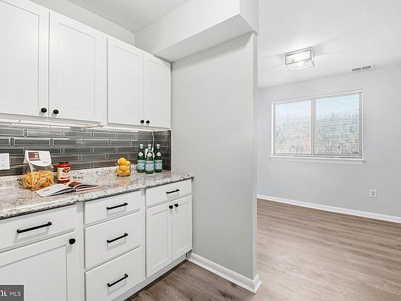 5th image of 6011 Majors Ln APT 1-A1