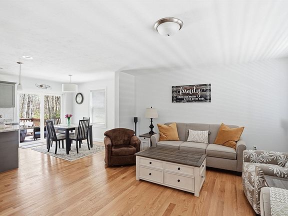 5th image of 114 Run Brook Cir