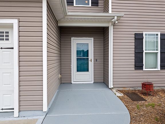 3rd image of 1518 Apple Blossom Cir
