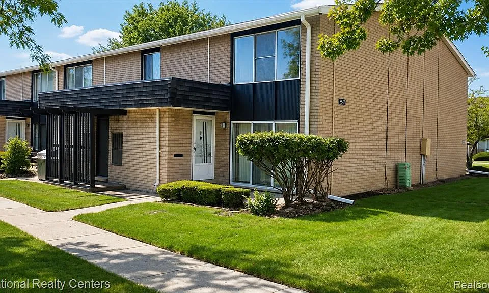 8697 Kennedy Cir #1