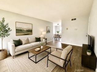 82 West, Kansas City, MO 64131