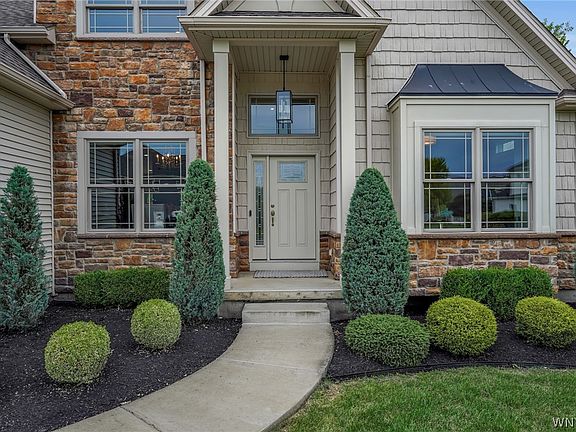 3rd image of 34 Avalon Meadows Ln