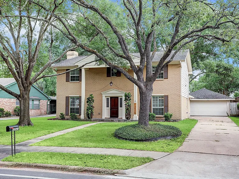 12523 Briar Forest Dr — Photo 3