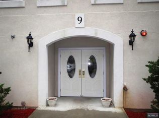 910 Burgundy Way #910, Wayne, NJ 07470