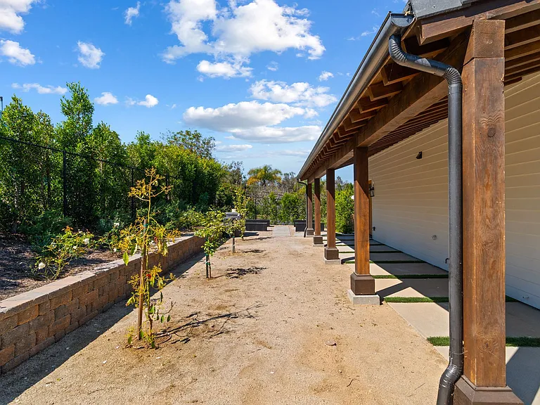 6190 Rancho Diegueno Rd — Photo 23