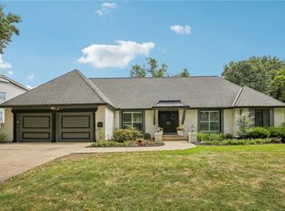 9029 Rosewood Dr, Prairie Village, KS 66207