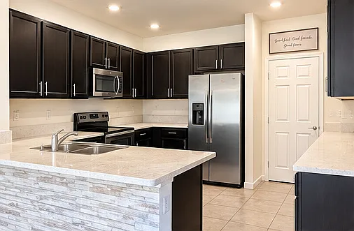 3 bed, 2.5 bath, 2115 sqft, $3,200 — Photo 2