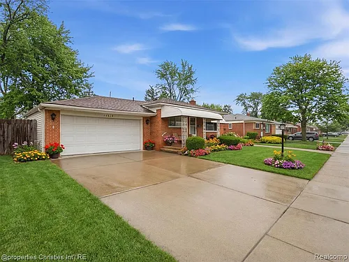 26628 Richard Dr Photo 1
