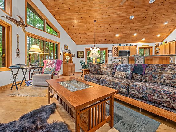 5th image of 8644 Boettcher Rd