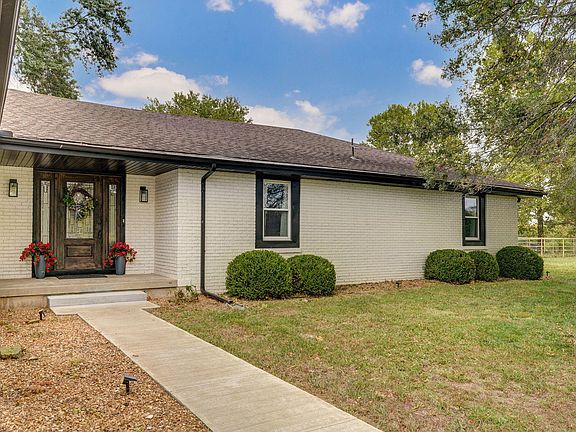 4th image of 851 W Meadowview Drive