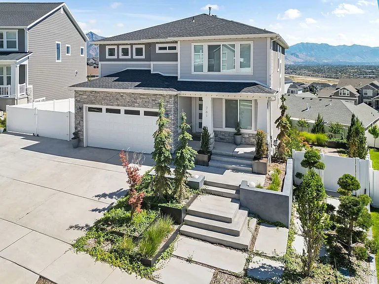 761 W Summer View Ln — Photo 4